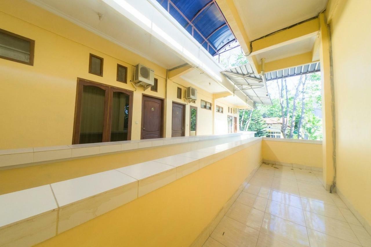 Reddoorz Near Nusa Cendana University Kupang  Exterior photo
